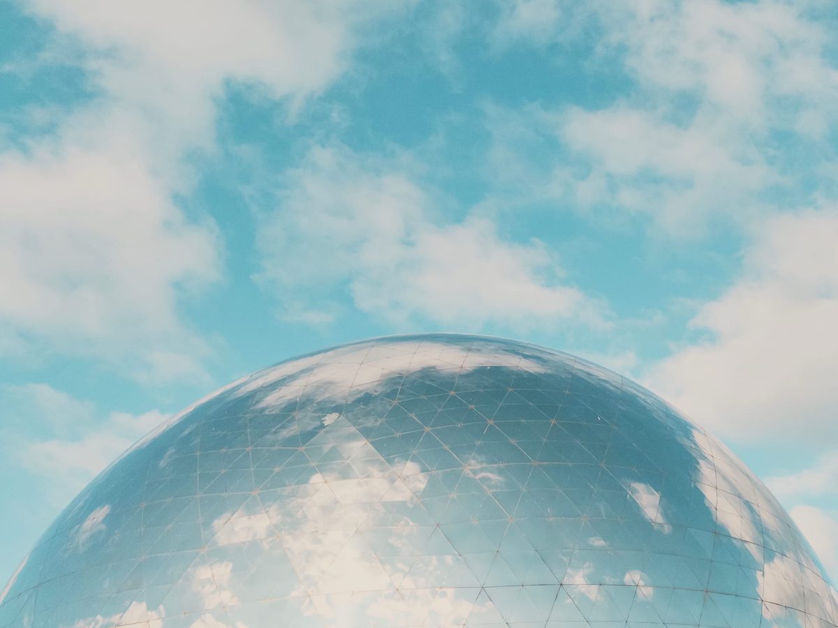 The Géode dome reflecting the winter sky. Image Anthony Nelzin-Santos.