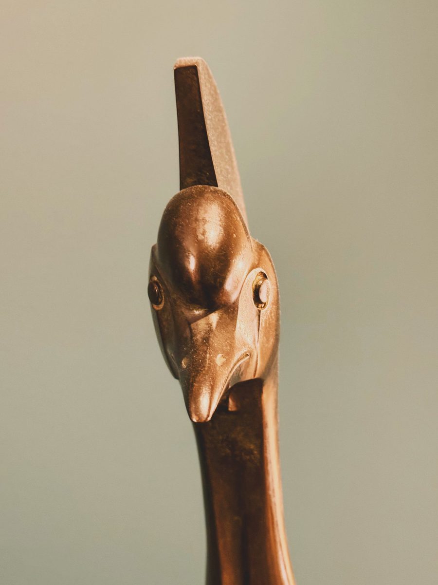 A detail of a statue of a crane from François Pompon.
